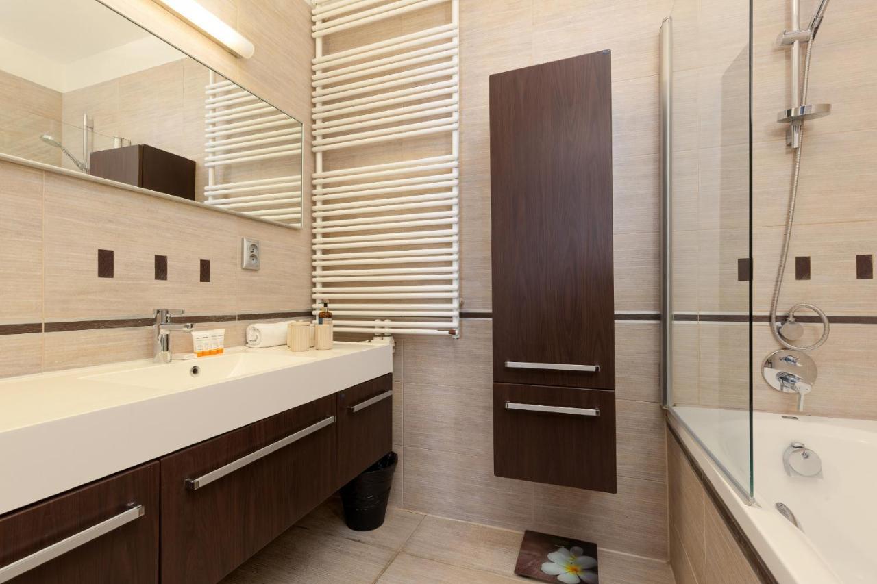Residence On Wspolna Str. Apartment Warsaw By Renters Exterior foto